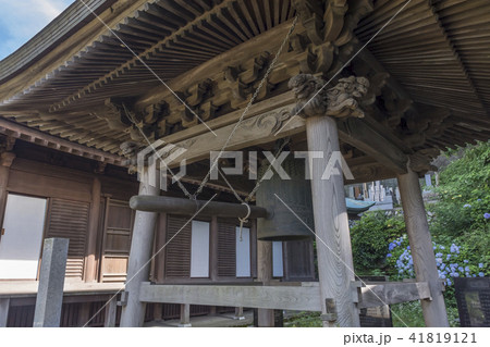 長勝寺の鐘楼（鎌倉市材木座） 41819121