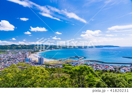 千葉県 鴨川の街と海の写真素材