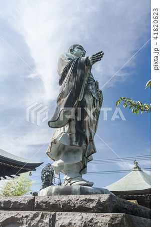長勝寺の日蓮聖人像(鎌倉市材木座) 長勝寺の日蓮聖人像(鎌倉市材木座) 41820623