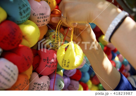 京都の八坂庚申堂のくくり猿 京都の八坂庚申堂のくくり猿 41823987