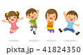 ジャンプする子供たち 41824350