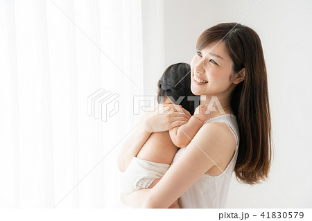 赤ちゃん　ママ 41830579