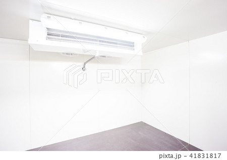 The room fridge 41831817