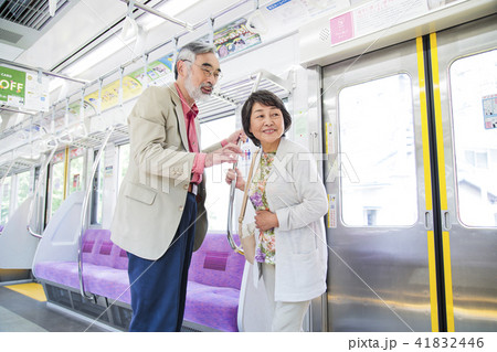 シニア 電車 夫婦 旅行 アクティブシニア 撮影協力 京王電鉄株式会社 シニア 電車 夫婦 旅行 アクティブシニア 撮影協力 京王電鉄株式会社 41832446