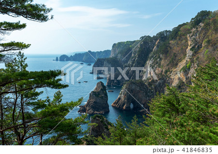 高さ200m北山崎の断崖絶壁は日本一の海岸美 高さ200m北山崎の断崖絶壁は日本一の海岸美 41846835