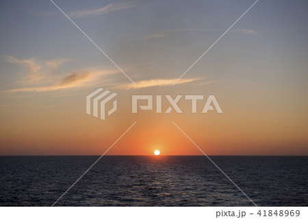 オホーツク海の日の出 41848969