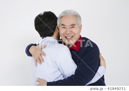 RF Photos- the Three Generation Family, friendship that transcends generations 026 41849251