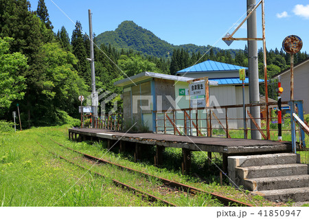 只見線運休中の会津蒲生駅 福島県只見町 只見線運休中の会津蒲生駅 福島県只見町 41850947