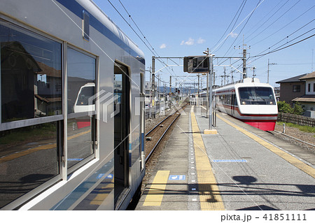韮川駅にて特急退避する東武伊勢崎線 41851111