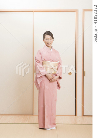 着物の女性 41852322
