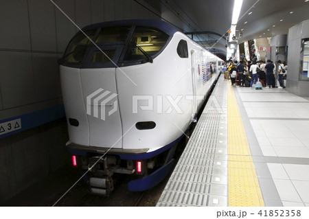 関空特急はるか：281系電車（関西空港駅） 41852358