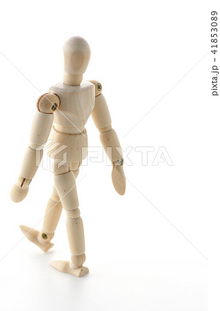 あてもなくただ歩く 41853089