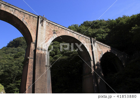 夏の碓氷峠めがね橋 41853880