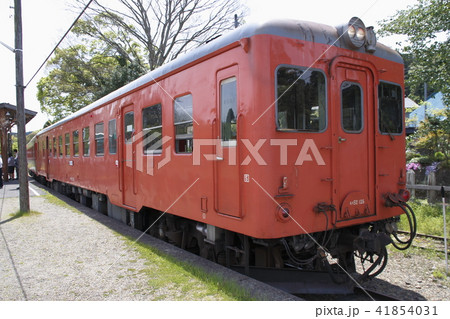 上総中野駅に停車中のいすみ鉄道急行(キハ52) 上総中野駅に停車中のいすみ鉄道急行(キハ52) 41854031
