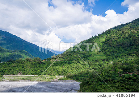 山背景 山の風景 青空の写真素材