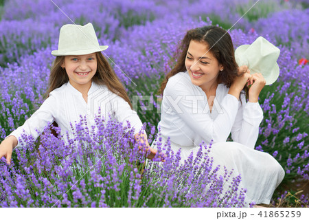young woman and girl are in the lavender field 41865259
