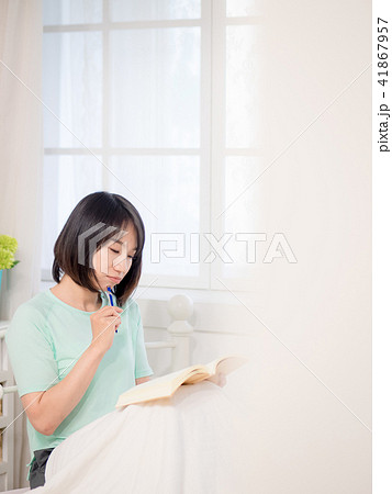 女性 メス 女の人 41867957