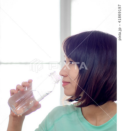 汗 ライフスタイル 女子 41869197
