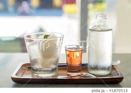 Lime ice Cube 41870513