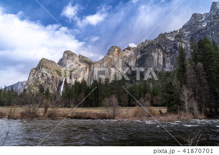 Yosemite Valley View 41870701