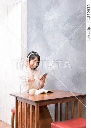 女性 メス 女の人 41870939