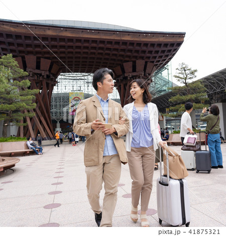 ミドルカップル 旅行 イメージ ミドルカップル 旅行 イメージ 41875321