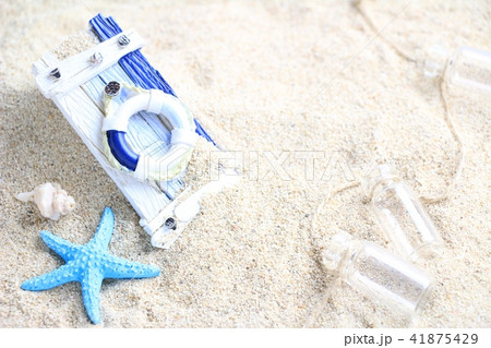 夏の砂浜 夏の砂浜 41875429