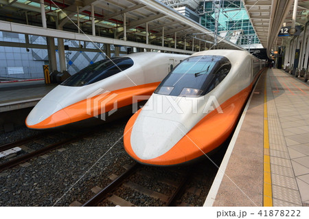 高雄駅に並ぶ台湾新幹線 41878222