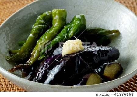 夏野菜のおかず なすの揚げびたしの写真素材