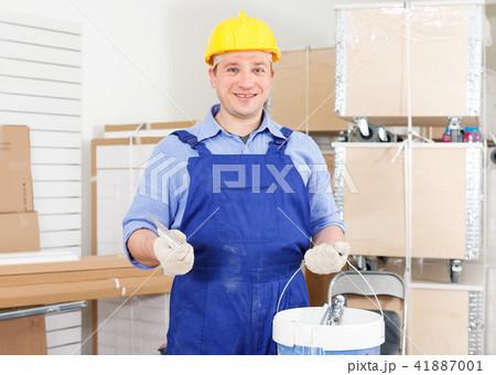 Builder in repairable room 41887001