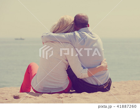 Rear view of senior man and woman together 41887260