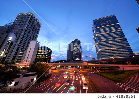 日本の東京都市景観　赤坂見附陸橋などを望む（夜景） 41888561