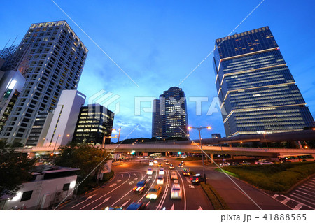 日本の東京都市景観 赤坂見附陸橋などを望む(夜景) 日本の東京都市景観 赤坂見附陸橋などを望む(夜景) 41888565