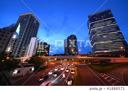 日本の東京都市景観 赤坂見附陸橋などを望む(夜景) 日本の東京都市景観 赤坂見附陸橋などを望む(夜景) 41888571