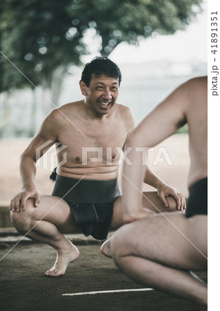 Sumo wrestling 41891351