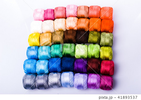 Colored threads to your liking 41893537