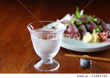 冷酒と鰹のたたき 41894788