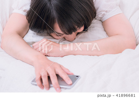 寝る 睡眠 眠り 41896681