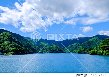 夏の奥多摩湖 41897477