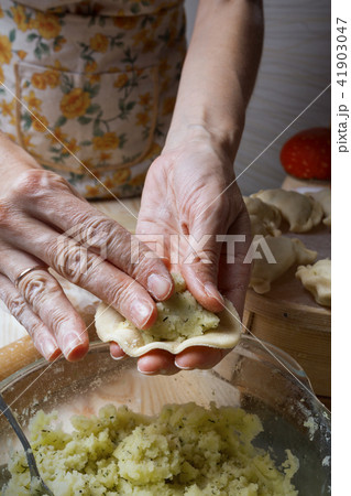 bakery products pierogies 41903047