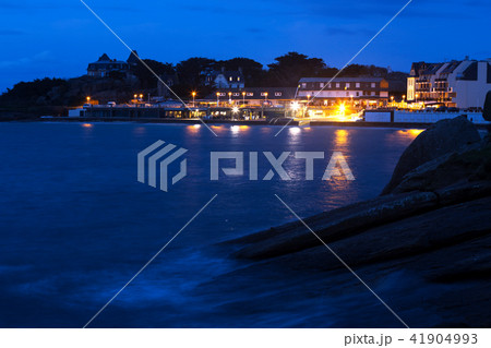 view of the illuminated embankment of the Trigaste view of the illuminated embankment of the Trigaste 41904993