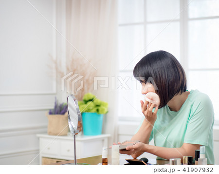 化粧 メイクアップ お化粧 41907932
