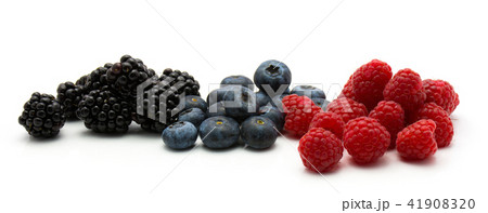 Berry mix isolated on white 41908320