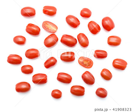 Red cherry tomatoes isolated on white 41908323