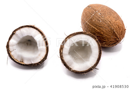 Fresh coconut isolated on white 41908530