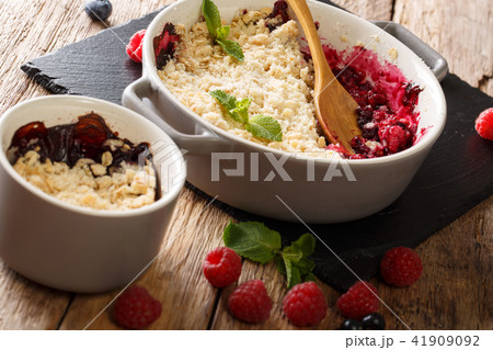 crumble mix of currants, raspberries and blueberry 41909092