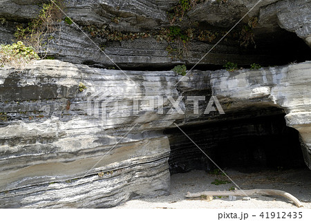 海辺の洞穴 海辺の洞穴 41912435