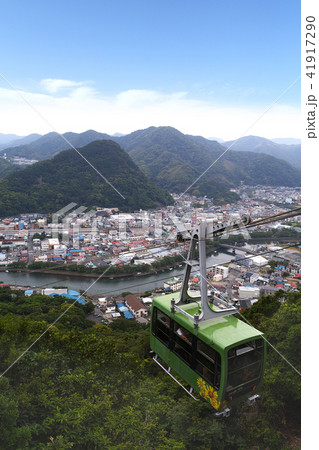 寝姿山山頂駅からの眺望 下田ロープウェイ(寝姿山ロープウェイ)と下田の街並み コピースペース 寝姿山山頂駅からの眺望 下田ロープウェイ(寝姿山ロープウェイ)と下田の街並み コピースペース 41917290