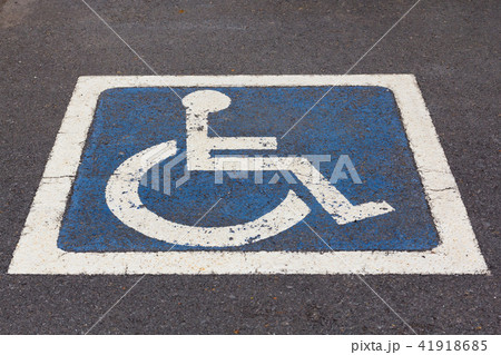 Disabled Parking sign at parking lot. Disabled Parking sign at parking lot. 41918685
