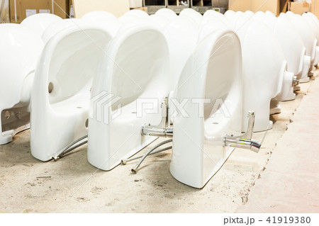 an view postponed washbasins an view postponed washbasins 41919380